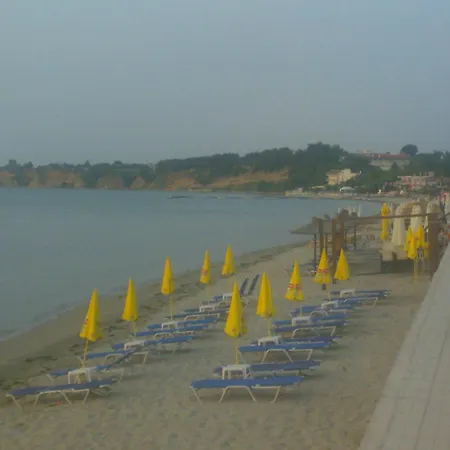 Achillion ماكريغيالوس