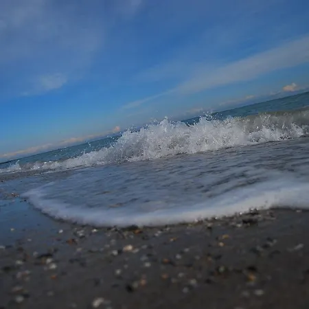 Achillion فندق 2*