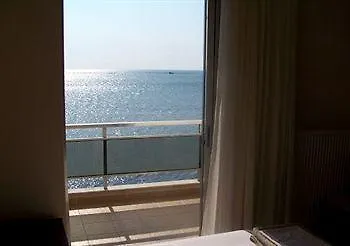 Achillion Hotell 2*