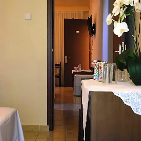 Otel Achillion 2*